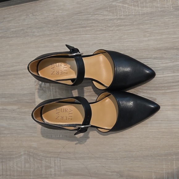 Maryjane-style pumps - Picture 5 of 7